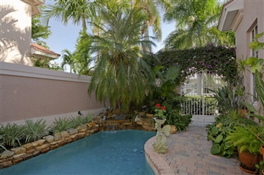 VILLA VERONA AT OLD NAPLES